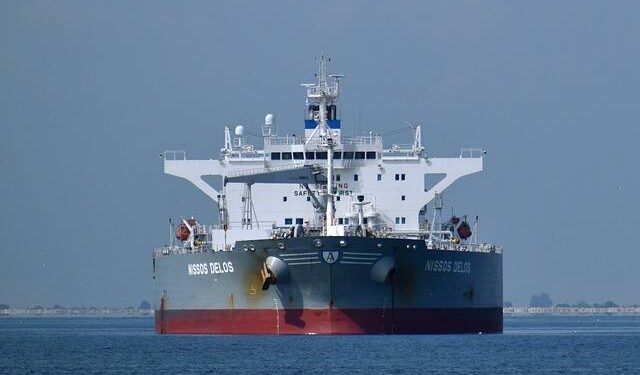 Tanker Crew Member Injured After ‘Unauthorised Boarding’ in Singapore Strait – U.S. News & World Report