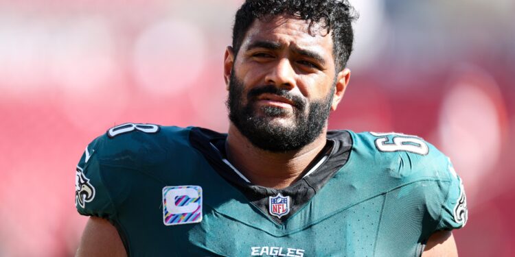 Jordan Mailata spotted at Eagles Super Bowl Parade | Live on FOX 29 Philadelphia – FOX 29 Philadelphia