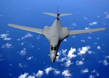 Kuwait Air Force, MoI holds aerial show at Kuwait Towers – Military – 25/02/2025 – Kuwait News Agency