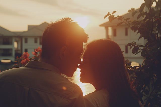 Identifying Red Flags When Engaging In Long-Distance Romantic Connections