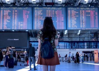 Flights briefly disrupted in oil-rich Kuwait, local media say – The Associated Press