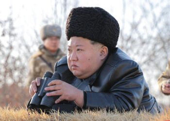 North Korea’s Kim Jong Un inspects AI ‘suicide attack drones’ – BBC.com