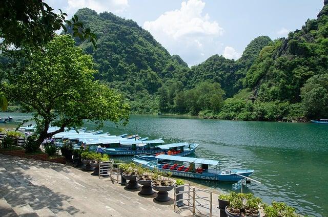 Crucial Tips For A Safe And Enjoyable Boat Trip