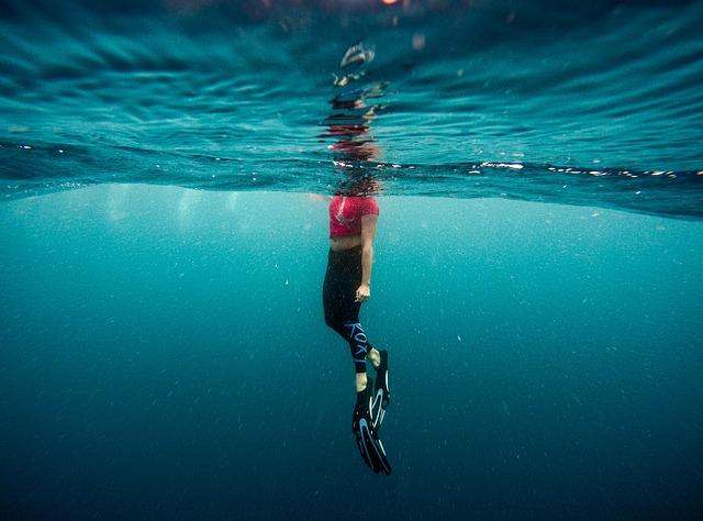 Exploring Technology-Culture Synergy in Pearl Diving