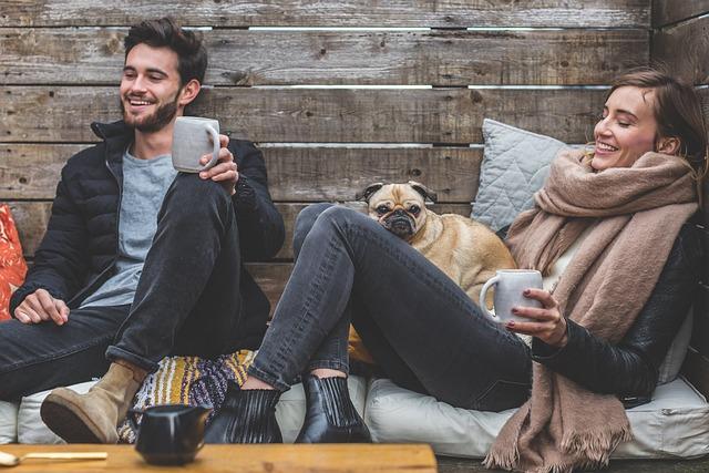 Decoding the Love Narrative: Exploring Cross-Cultural Relationships in the Digital Era