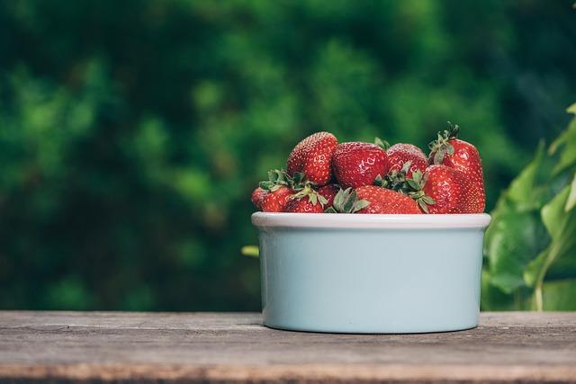 Cutting-Edge Techniques Revolutionizing Strawberry Farming