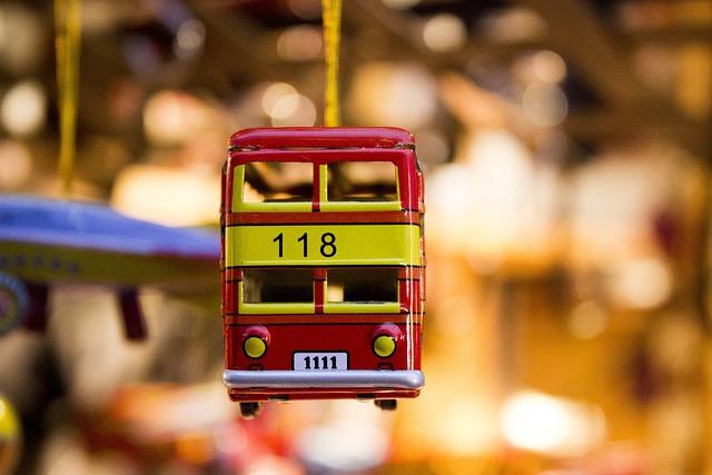 18 dead in a bus crash in eastern Thailand - The Associated Press