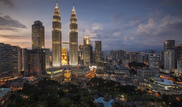 Malaysia Is Said to Push Ahead With Law Expanding Curbs on Media – Bloomberg.com