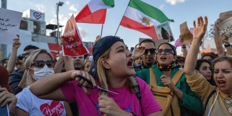Iran warns: ‘Supporting a US strike will lead to severe consequences’ – www.israelhayom.com