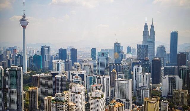 Malaysia cbank says U.S. tariffs will have impact but economy is diversified – Reuters