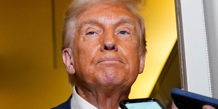Trump’s chips strategy: The US will struggle to take on Asia – BBC