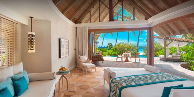 Noticeboard – Milaidhoo Maldives unveils Azure – a chic beach dining experience – TTG – Travel industry news