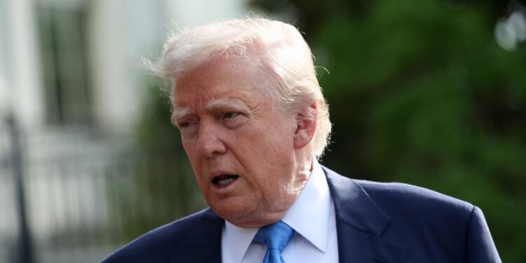 Trump plans to offer $100bn arms sale to Saudi Arabia during visit: Report – Middle East Eye