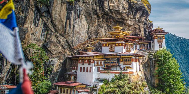 ‘Size does not matter’: Bhutan’s tiny sovereign wealth fund banks on green energy and Bitcoin – Fortune
