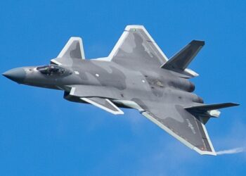 Pictures Show Chinese Jet Buzzing US Ally From Aircraft Carrier – Newsweek