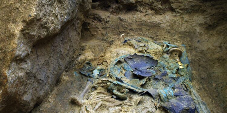 3,800-Year-Old Warrior’s Tomb Unearthed in Azerbaijan – ARTnews.com
