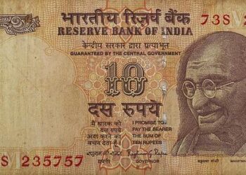 Rupee under strain! Will the Indian currency continue its free fall against US dollar or recover? – The Times of India