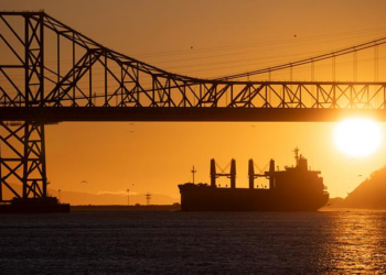 Qatar’s LNG Tankers Idle Across Asia as Export Plant Stays Shut – Bloomberg.com